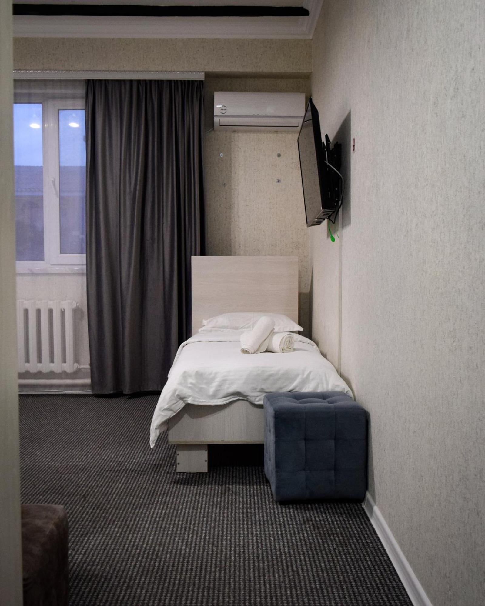 Karagandy Hotel "Continent" Halal מראה חיצוני תמונה