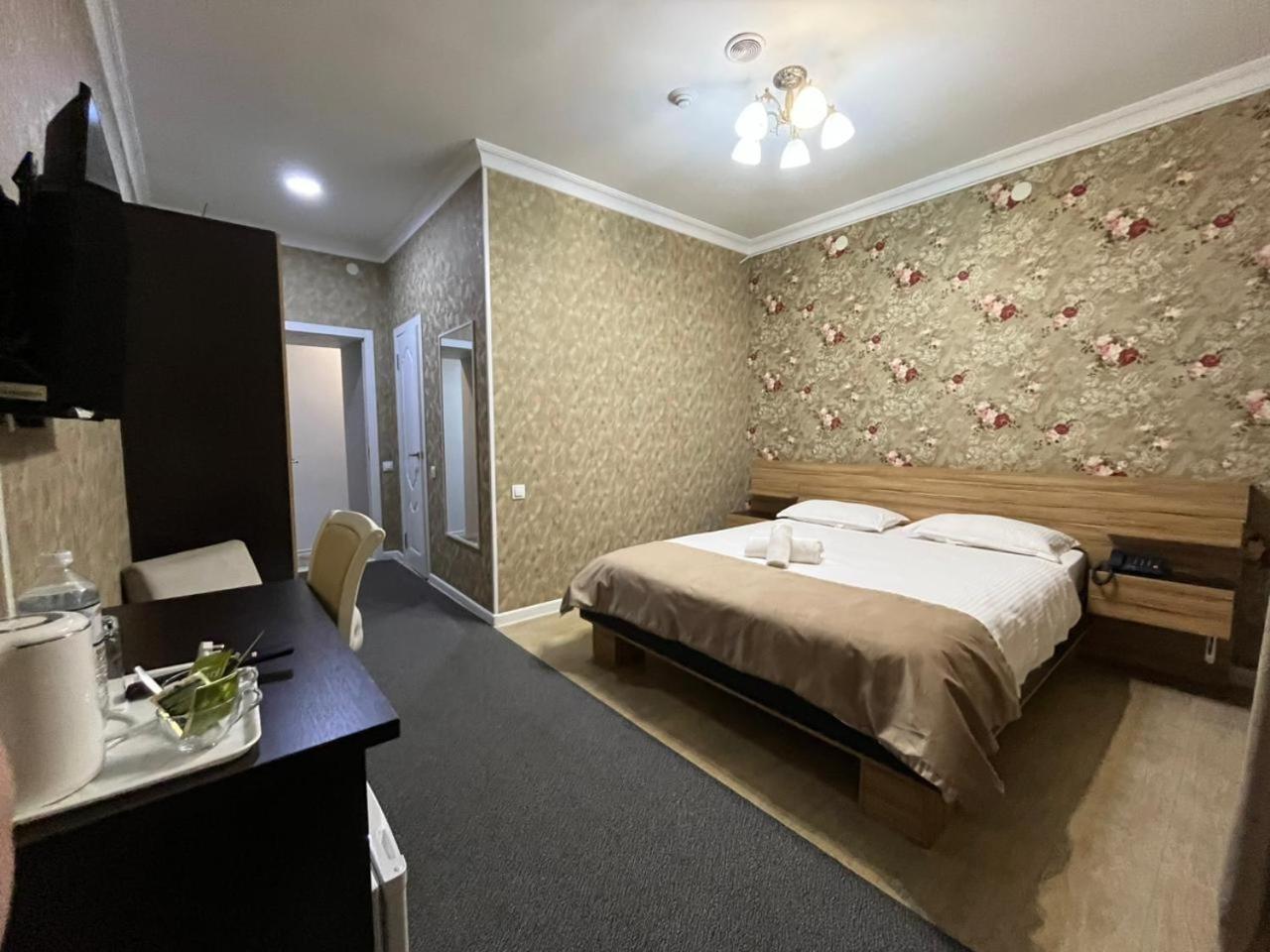 Karagandy Hotel "Continent" Halal מראה חיצוני תמונה